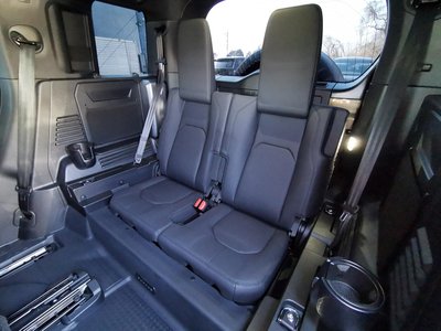 LAND ROVER DEFENDER - 3