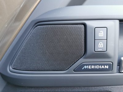 LAND ROVER DEFENDER - 6