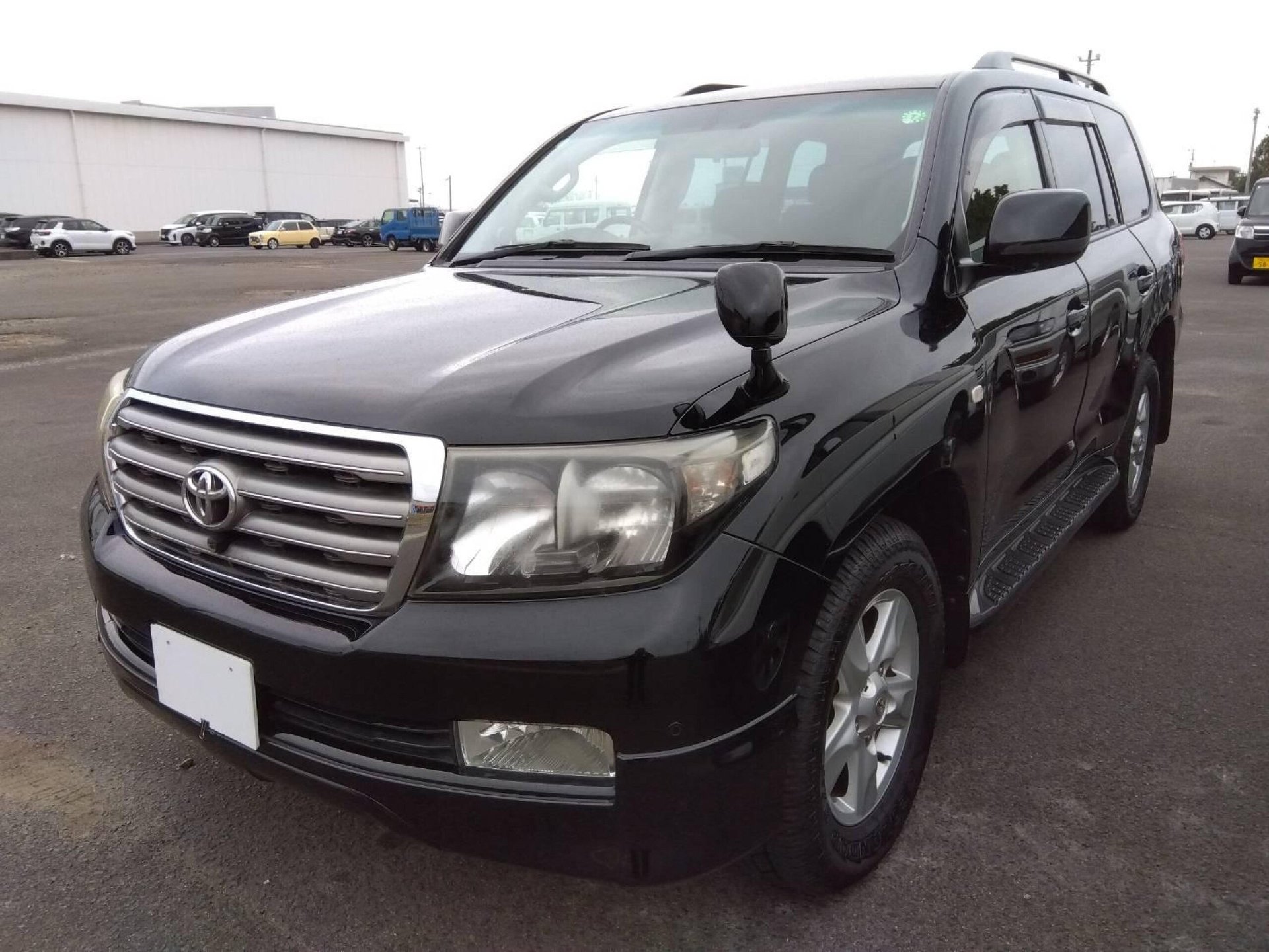 TOYOTA LAND CRUISER 200 - View 1