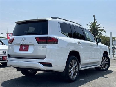 TOYOTA LAND CRUISER 300 - 6