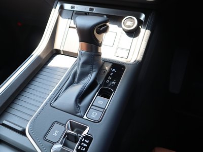 2025 Lexus GX — миниатюра 11