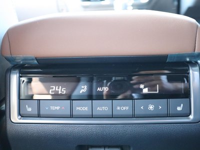 2025 Lexus GX — миниатюра 17