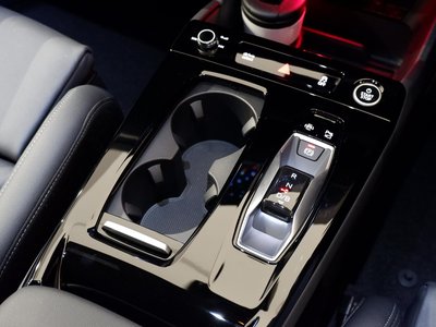 صورة مصغرة 63 لـ 2025 AUDI Q6 E-TRON