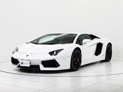 LAMBORGHINI AVENTADOR - 5
