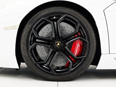2015 Lamborghini AVENTADOR — миниатюра 28