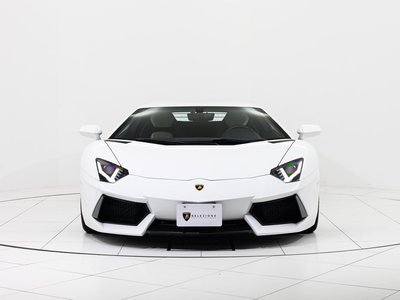 LAMBORGHINI AVENTADOR - 3