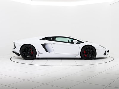 LAMBORGHINI AVENTADOR - 6