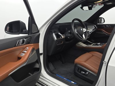 2025 BMW X7 thumbnail 13