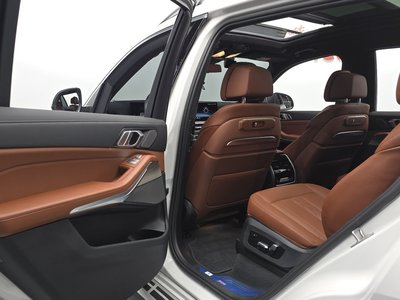 2025 BMW X7 thumbnail 16