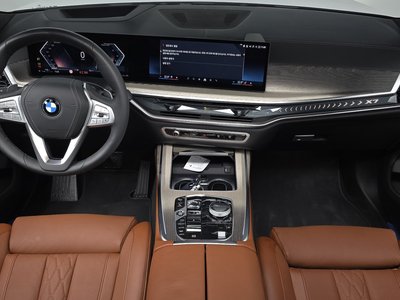 صورة 5 لـ 2025 BMW X7