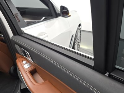 2025 BMW X7 thumbnail 29