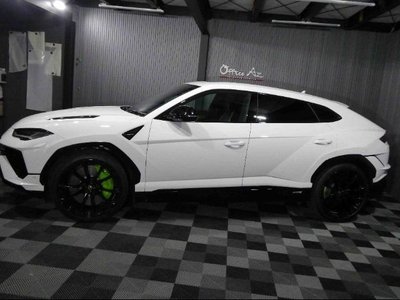 2023 Lamborghini URUS photo 6
