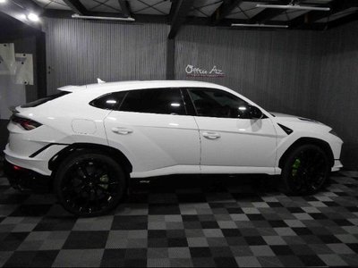 2023 Lamborghini URUS photo 7