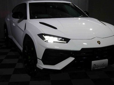 2023 Lamborghini URUS photo 4