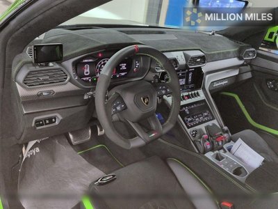 LAMBORGHINI URUS - 3