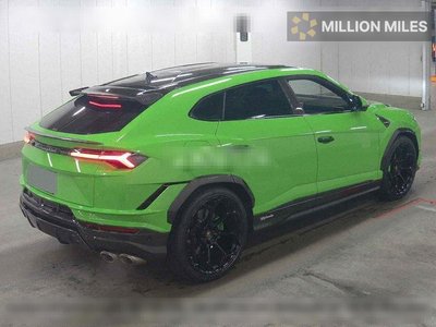 LAMBORGHINI URUS - 5