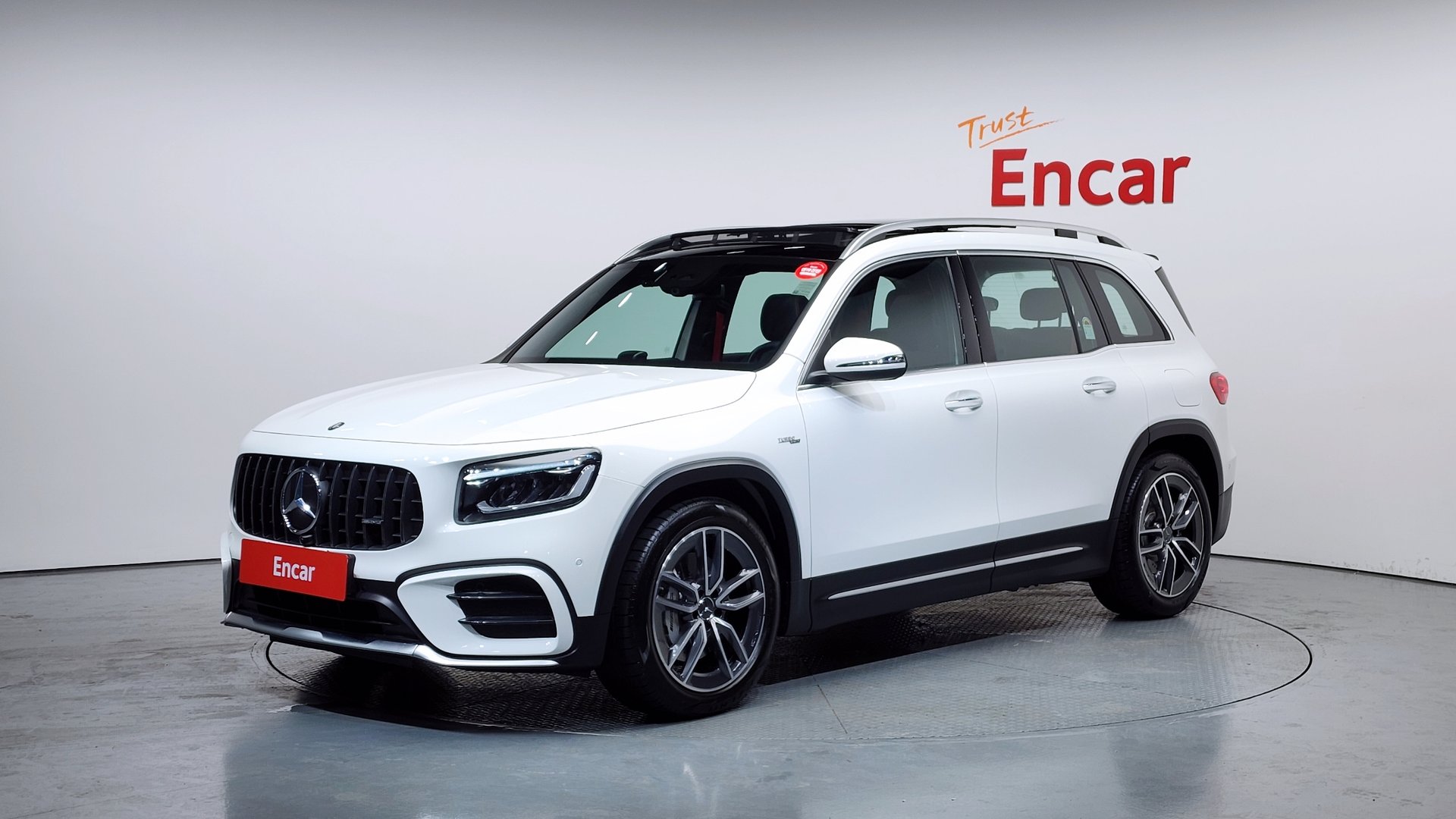 MERCEDES-BENZ GLB - View 1