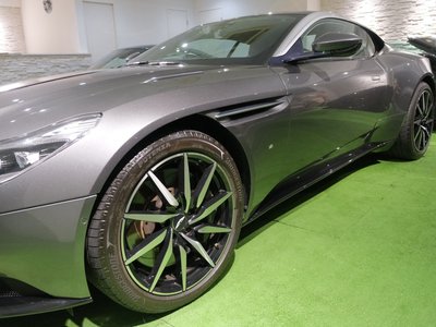 ASTON MARTIN DB11 - 3