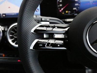 2025 Mercedes-BENZ GLA 缩略图 32