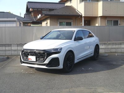 AUDI Q8 - 1