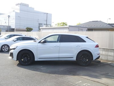 AUDI Q8 - 3