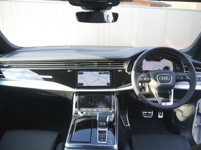 AUDI Q8 - 6