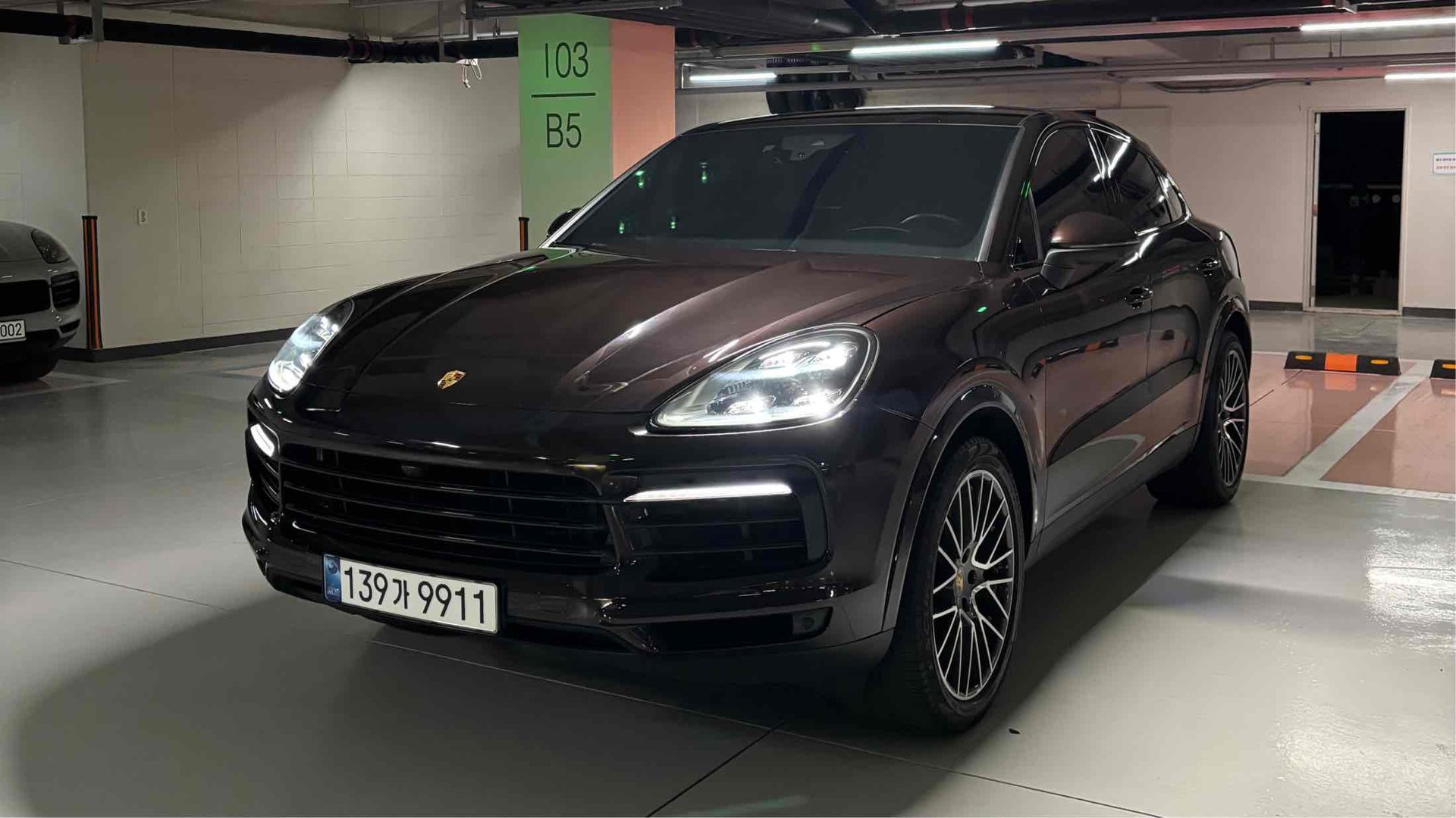 PORSCHE CAYENNE - View 1