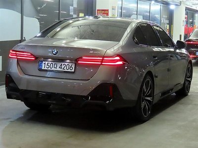 BMW 5 SERIES - 2