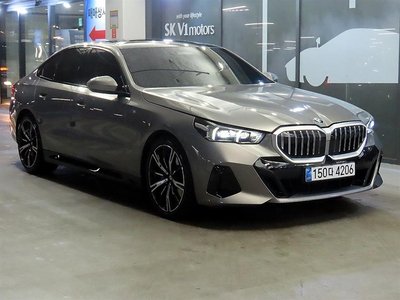 BMW 5 SERIES - 1