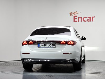 MERCEDES-BENZ E-CLASS - 4