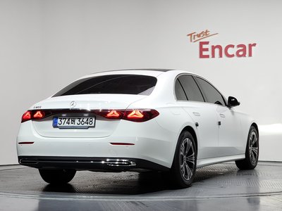 MERCEDES-BENZ E-CLASS - 3