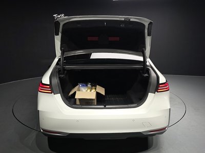 صورة مصغرة 20 لـ 2023 BMW 5 SERIES