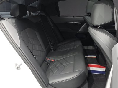 صورة مصغرة 12 لـ 2023 BMW 5 SERIES