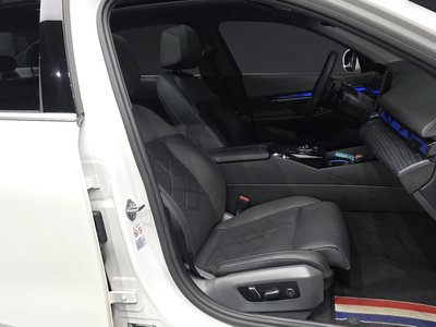 صورة مصغرة 11 لـ 2023 BMW 5 SERIES