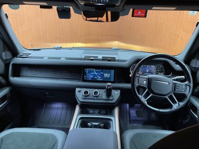 LAND ROVER DEFENDER - 4