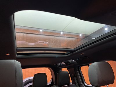 LAND ROVER DEFENDER - 7