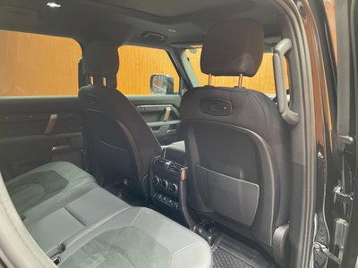 LAND ROVER DEFENDER - 8