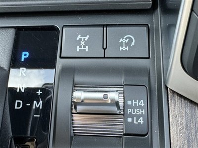 2021 Toyota LAND CRUISER 300 — миниатюра 18