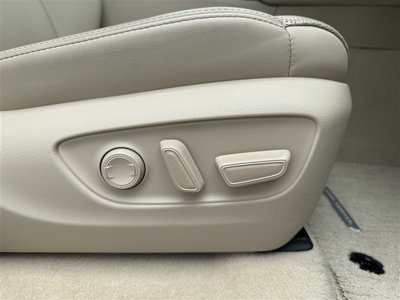 2021 Toyota LAND CRUISER 300 — миниатюра 25