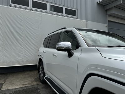 2021 Toyota LAND CRUISER 300 — миниатюра 34
