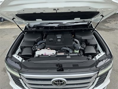 2021 Toyota LAND CRUISER 300 — миниатюра 36