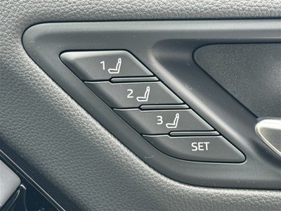 2021 Toyota LAND CRUISER 300 — миниатюра 26