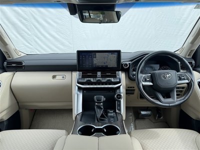 صورة 4 لـ 2021 Toyota LAND CRUISER 300