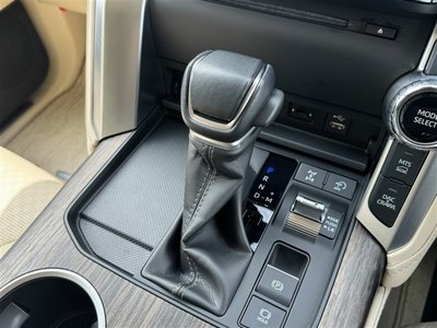 2021 Toyota LAND CRUISER 300 — миниатюра 20