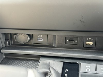2021 Toyota LAND CRUISER 300 — миниатюра 13