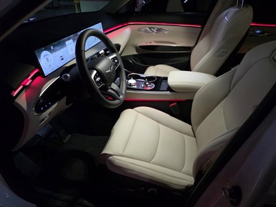 2025 Genesis GV70 photo 10
