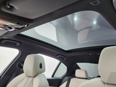2025 BMW 5 SERIES — миниатюра 18