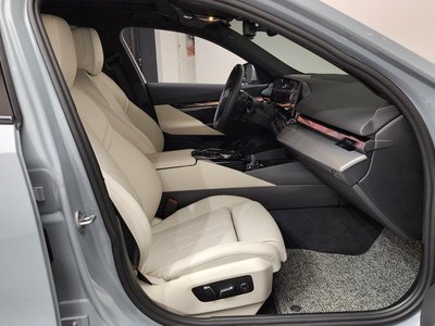 2025 BMW 5 SERIES — миниатюра 11