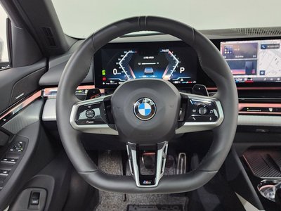 2025 BMW 5 SERIES — миниатюра 13