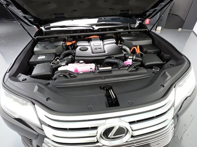 LEXUS LX - 7